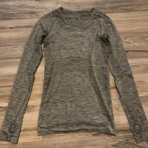 LuluLemon Original Swiftly Gray Tech Long Sleeve